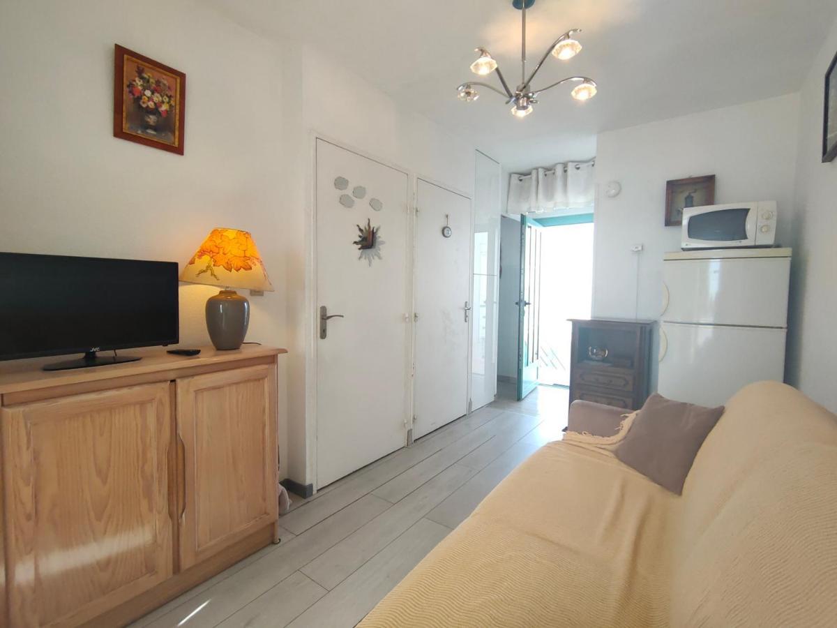 Apartment T1 Au Calme Avec Clim Et Parking Prive - Fr-1-503-171 *
